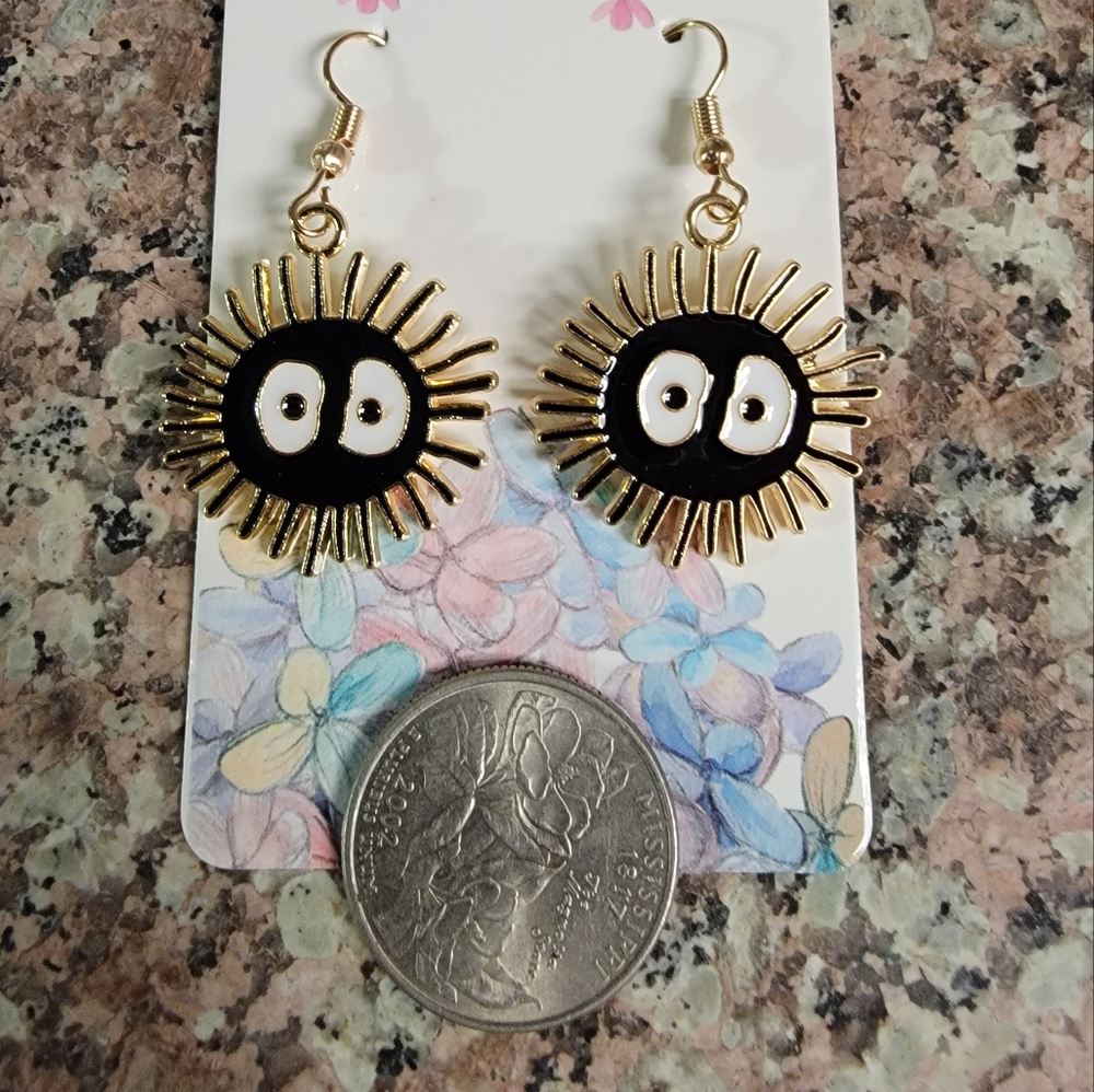 Gold-tone Studio Ghibli Soot Sprite / Susuwatari Design Earrings - Picture 4 of 4